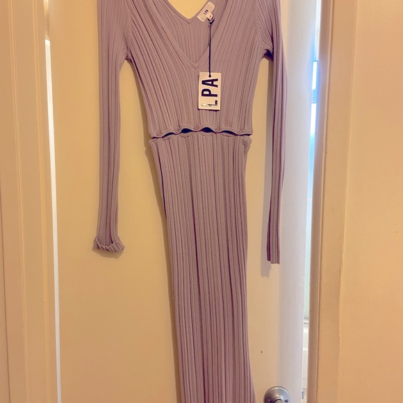REVOLVE Delaire Button Off Midi Dress in Dusty Purple
LPA Size M - Picture 5 of 8